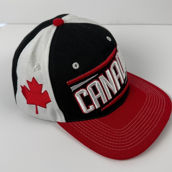 Black and Red Canada Cap - Picture 5 of 5